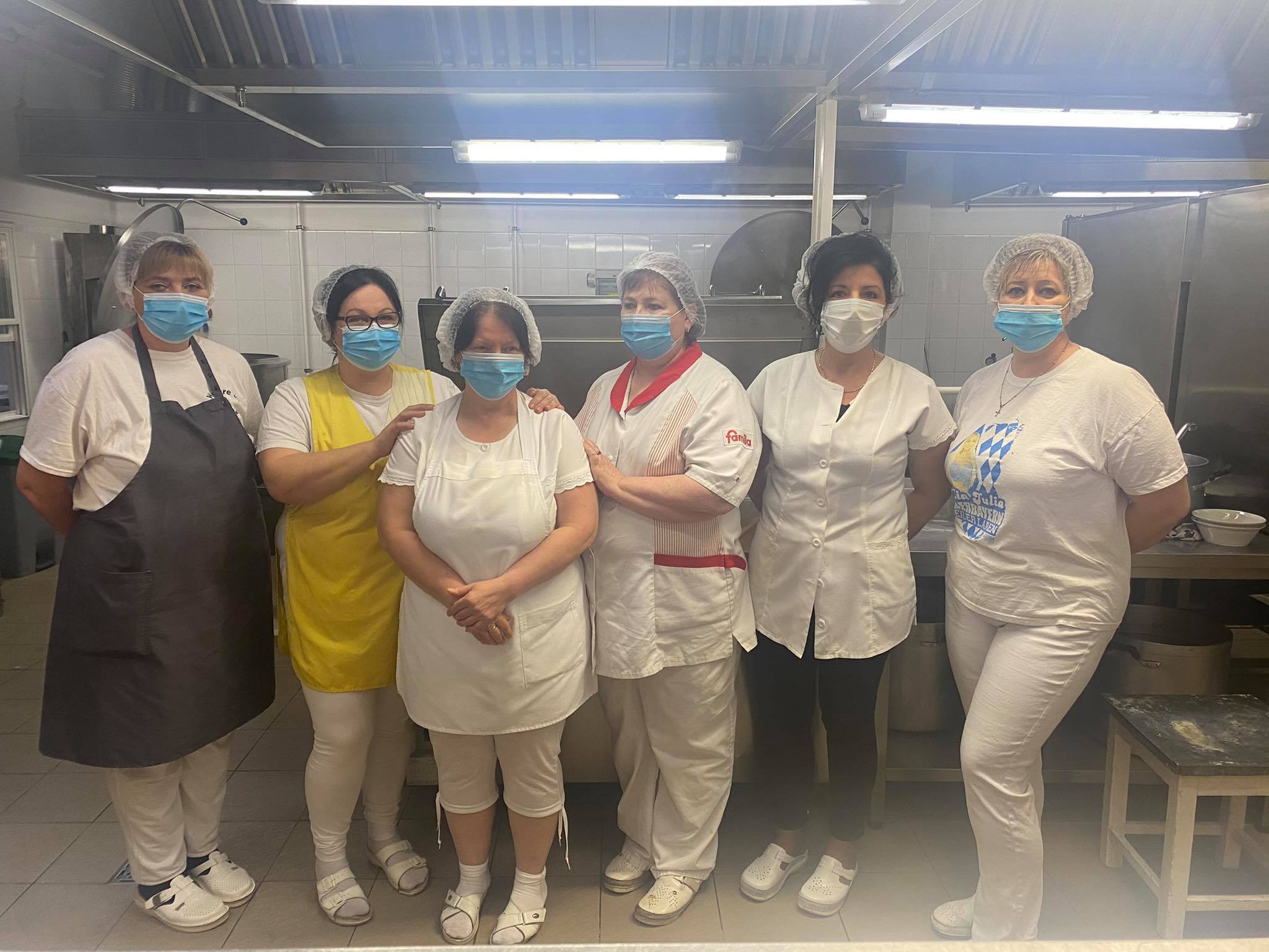 A kíváló étel pedig váljék Mindenki egészségére!