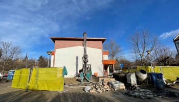 Újabb épületrészt építünk