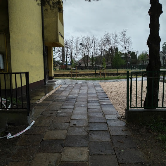 A Vasútállomás személyi bejárója