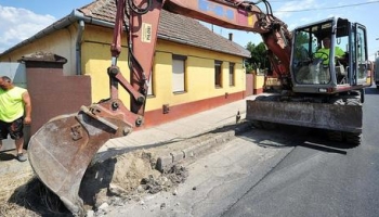 Jó ütemben halad az útfelújítás