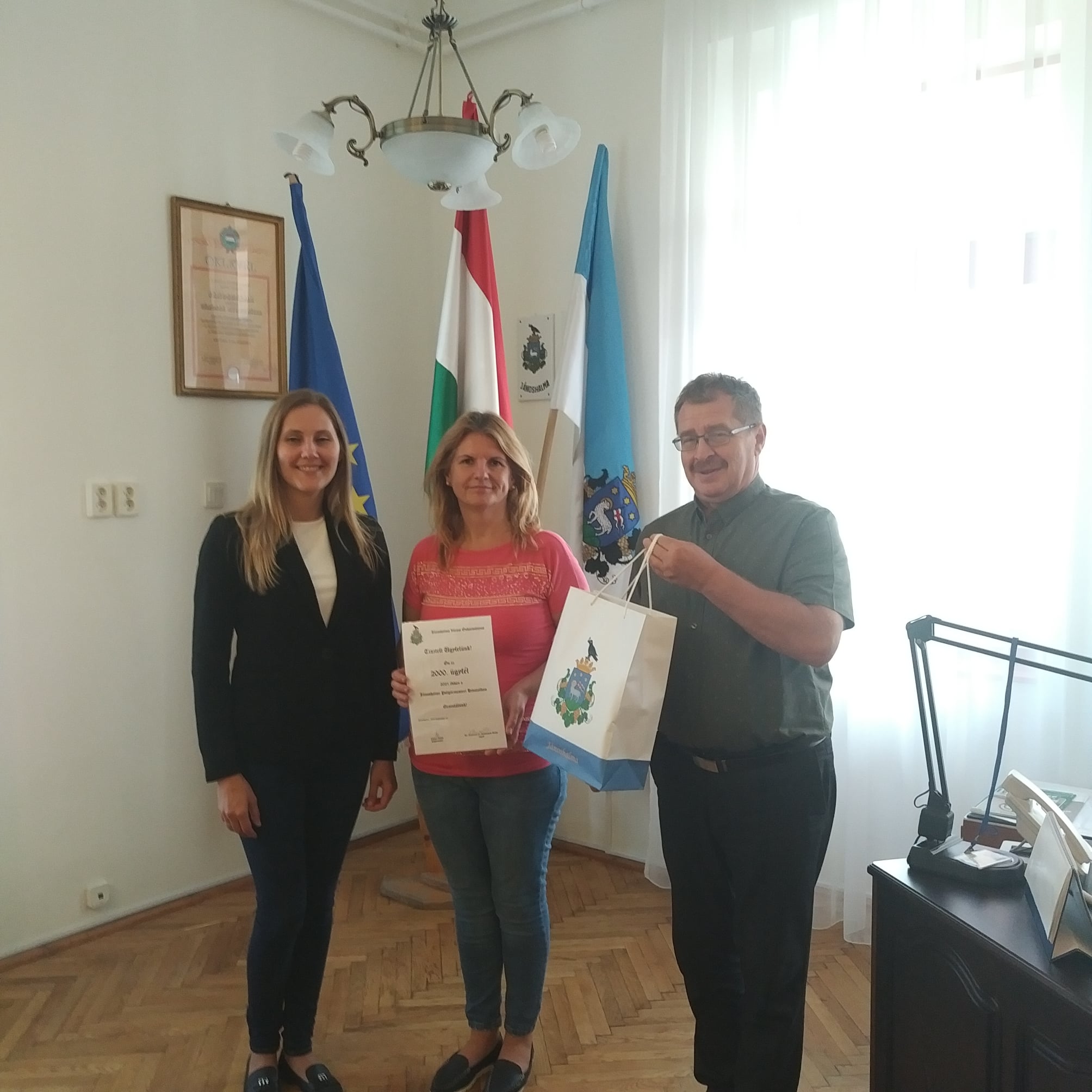 A Polgármesteri Hivatal 2000. ügyfelét köszöntöttük