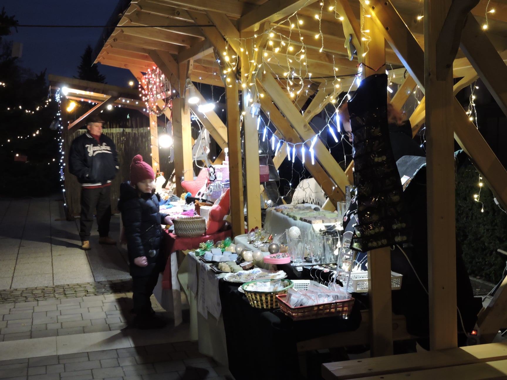 Hangulatos Adventi Vásár a Főtéren