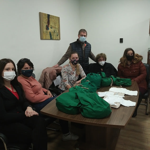 Ajándék csomagokat kaptak a jánoshalmi babák