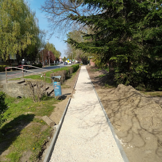 A park területét szegélyező járdák felújítása