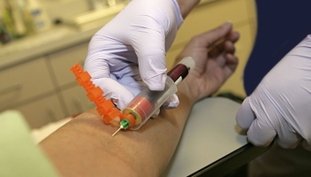 Átmenetileg szünetel a vérvétel az Egészségügyi Központban