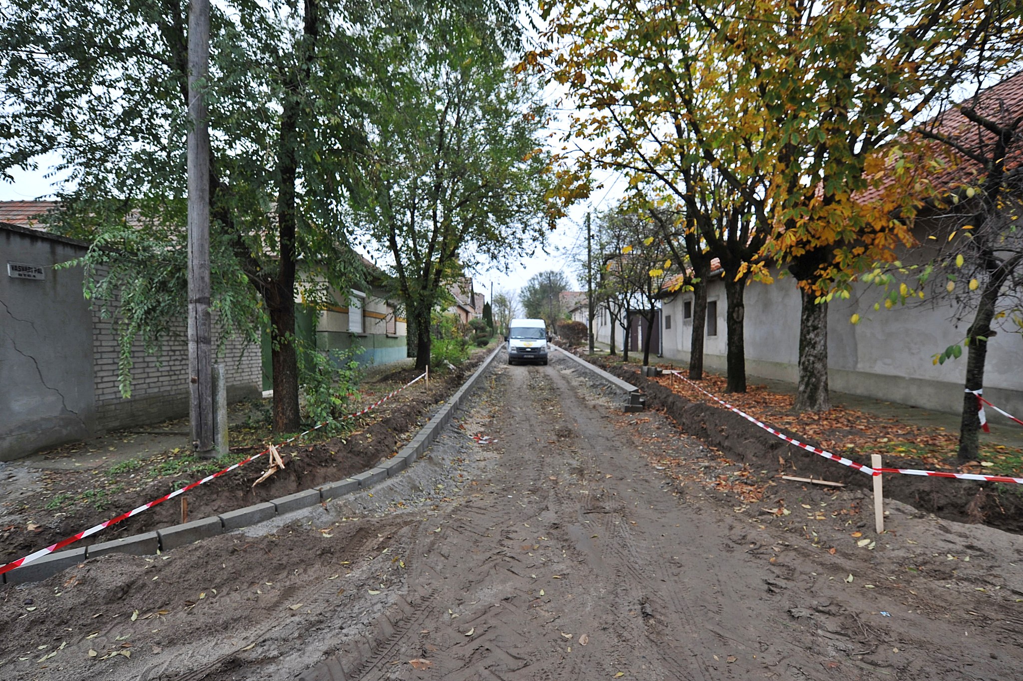 Az utak építésénél látványos előrehaladás