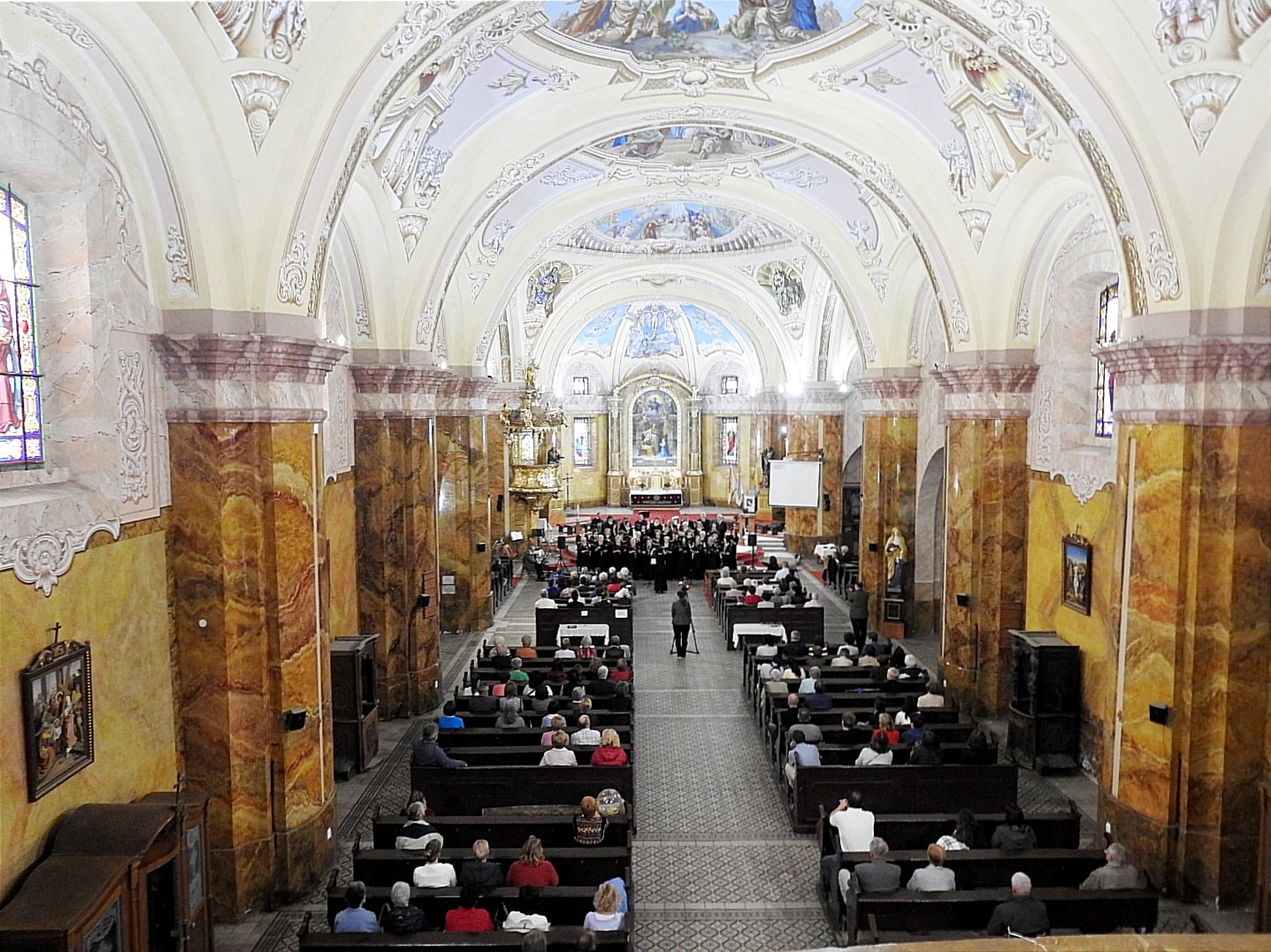 A Pünkösdi ünnepkör városunkban a Mithras Pedagógus Kórus nagysikerű hangversenyével zárult 