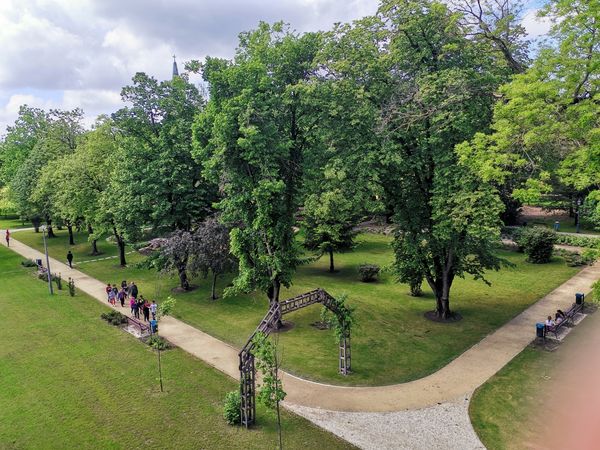 Köszönet a park gondozóinak a köztereink ápolásáért, tisztán tartásáért!