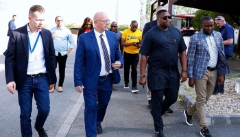 Musa Timothy Kabba látogatott el a jánoshalmi Renner Zrt.-hez