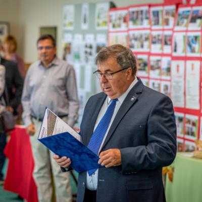 241907256 4440832795954932 6749363506902595696 N