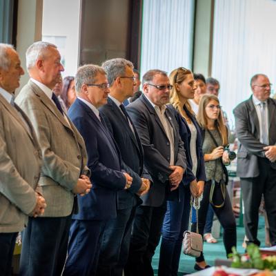 242243370 4440833115954900 2442702199906287074 N