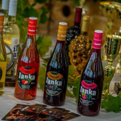 241962744 4443797118991833 6333595061055134588 N