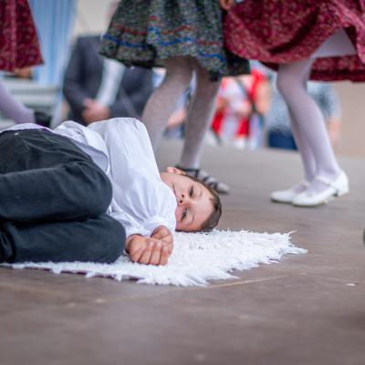 242275982 4443802462324632 5796858697918738086 N