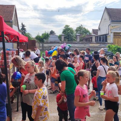 281540281 1295786004283696 4697634414566357375 N