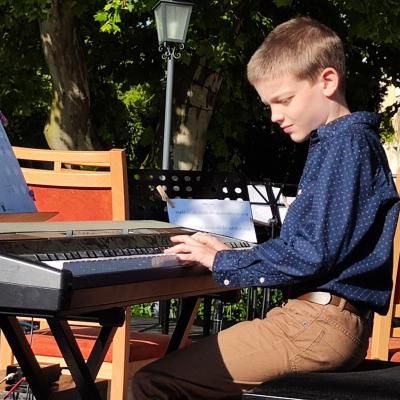 358126054 749125370552931 9071077145466698399 N1